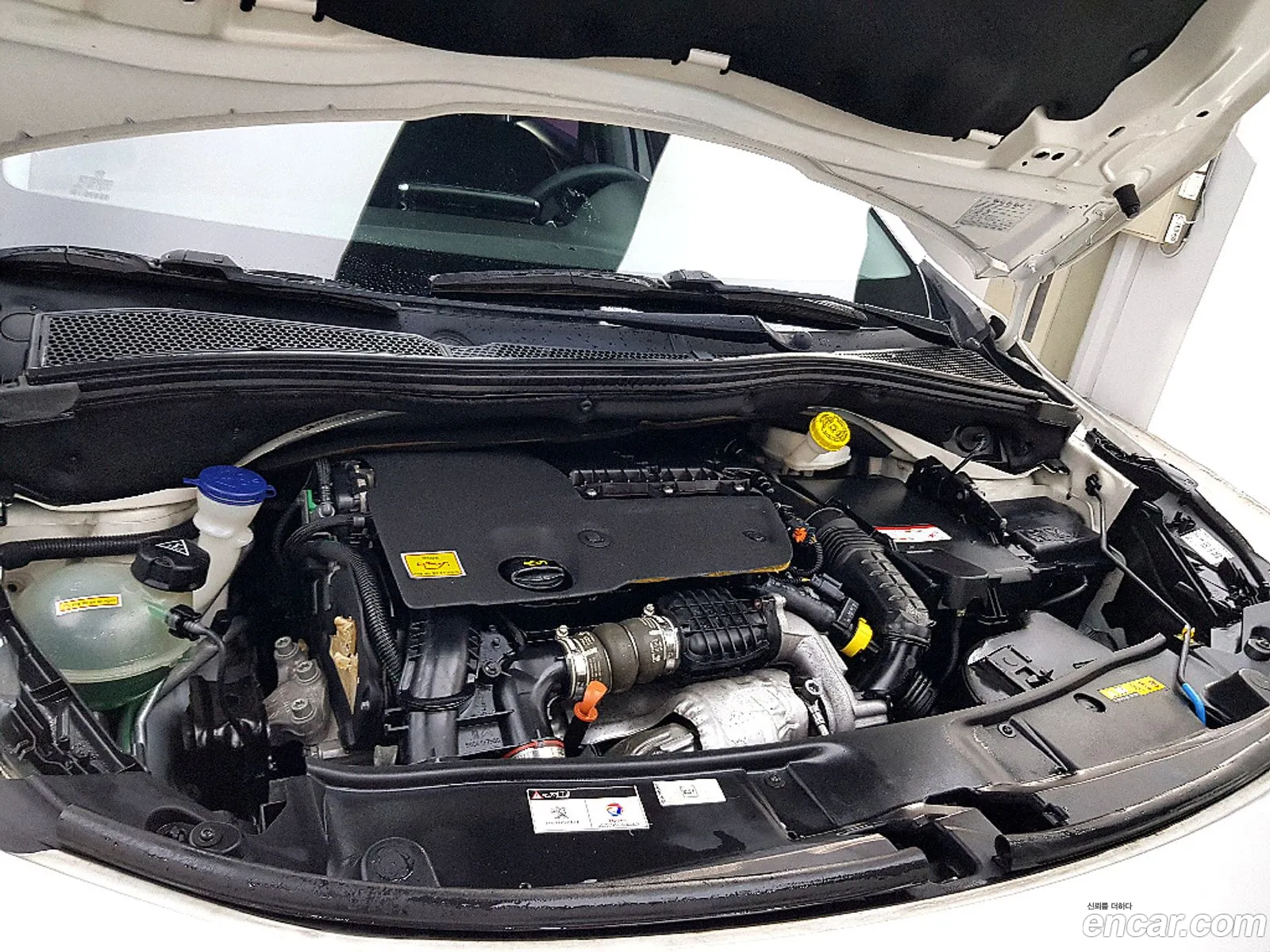 Peugeot 2008 2017 — 3
