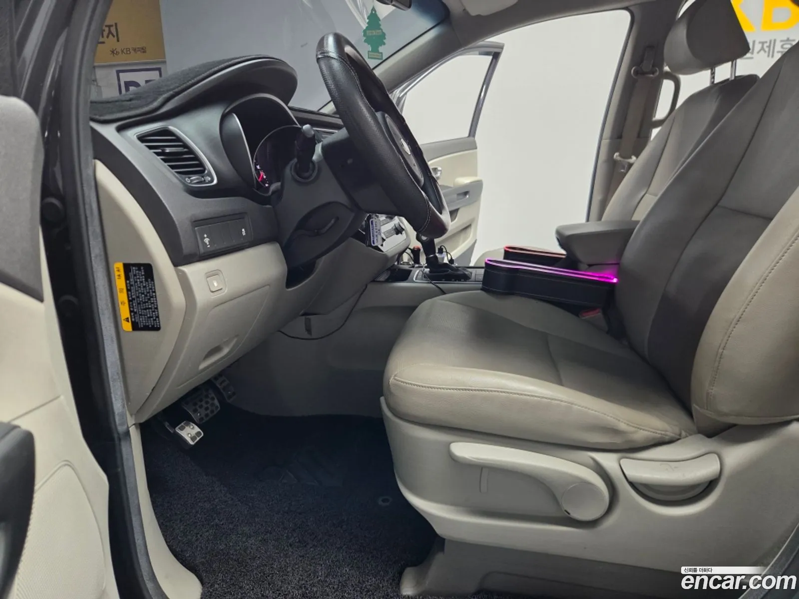 Kia Carnival 2014 — 17