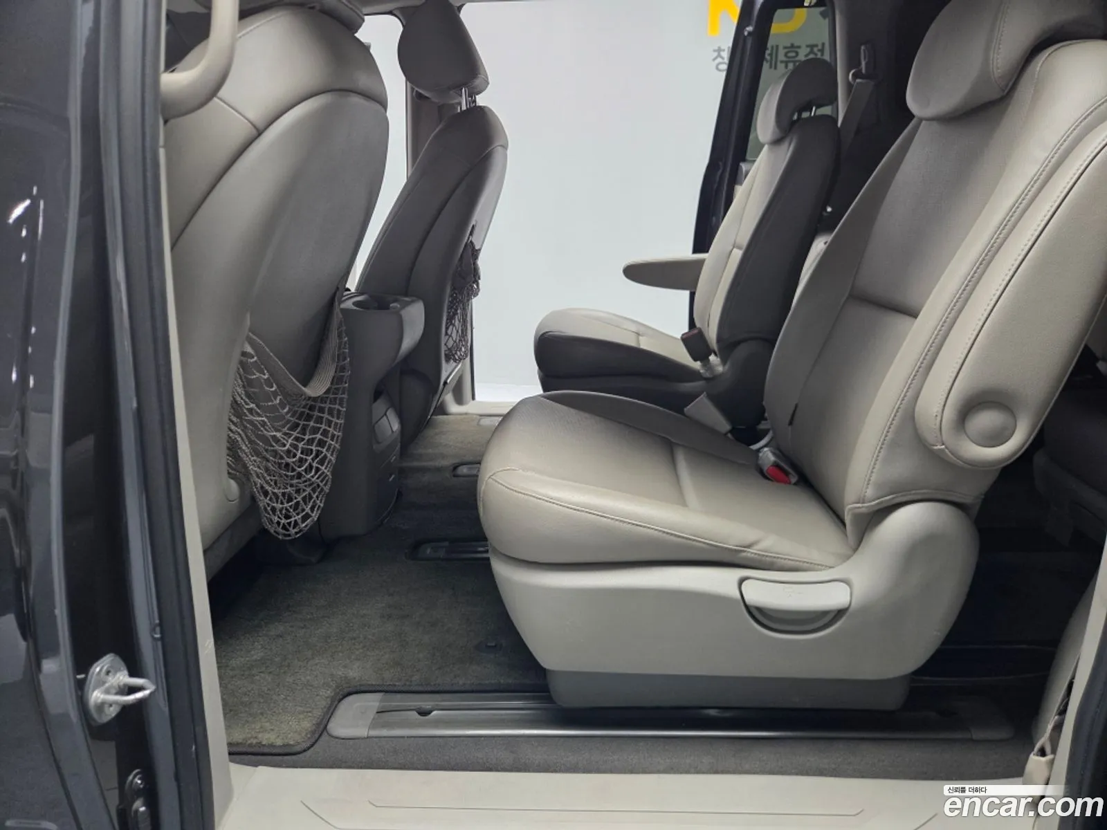 Kia Carnival 2014 — 11