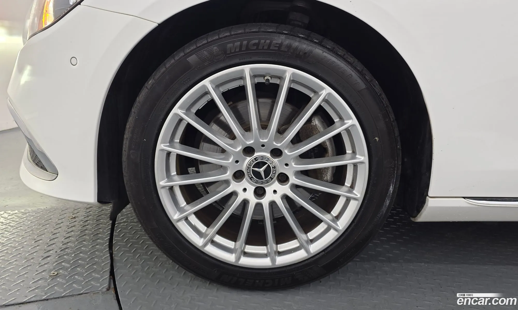 Mercedes-Benz E-Class W213 2021 — 30