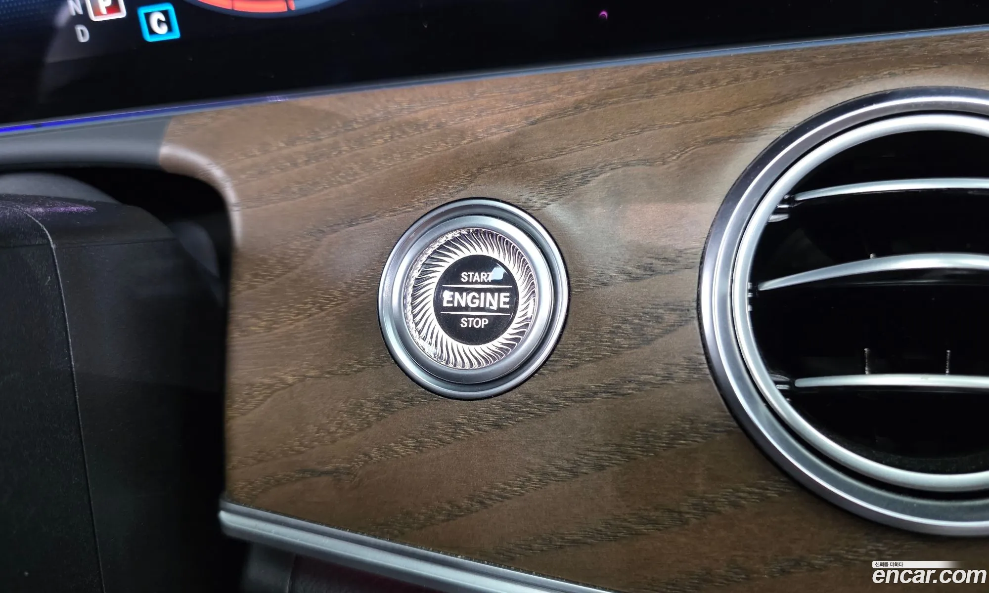 Mercedes-Benz E-Class W213 2021 — 33