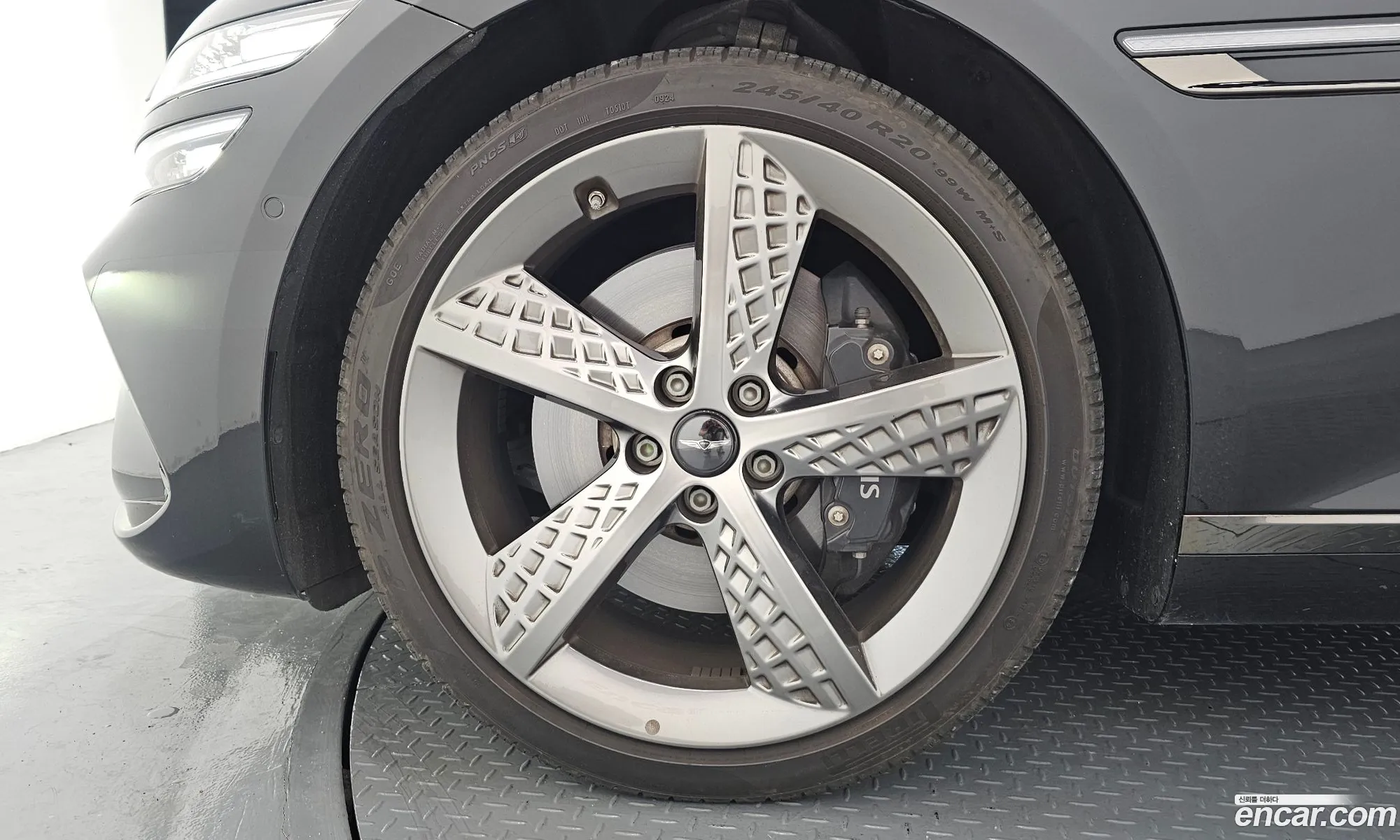 Genesis G80 2024 — 2