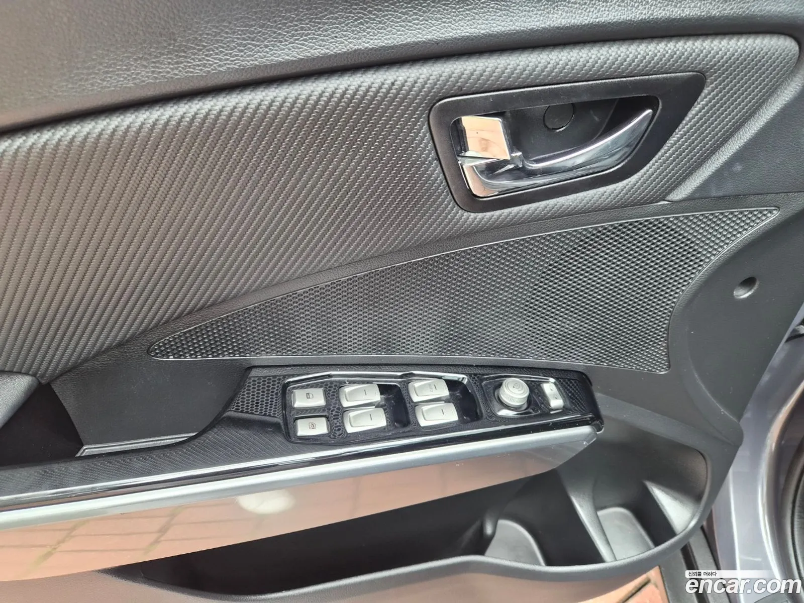 KG Mobility (SsangYong) Tivoli Armour 2017 — 12