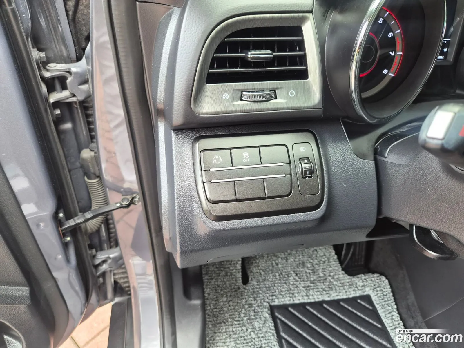 KG Mobility (SsangYong) Tivoli Armour 2017 — 20