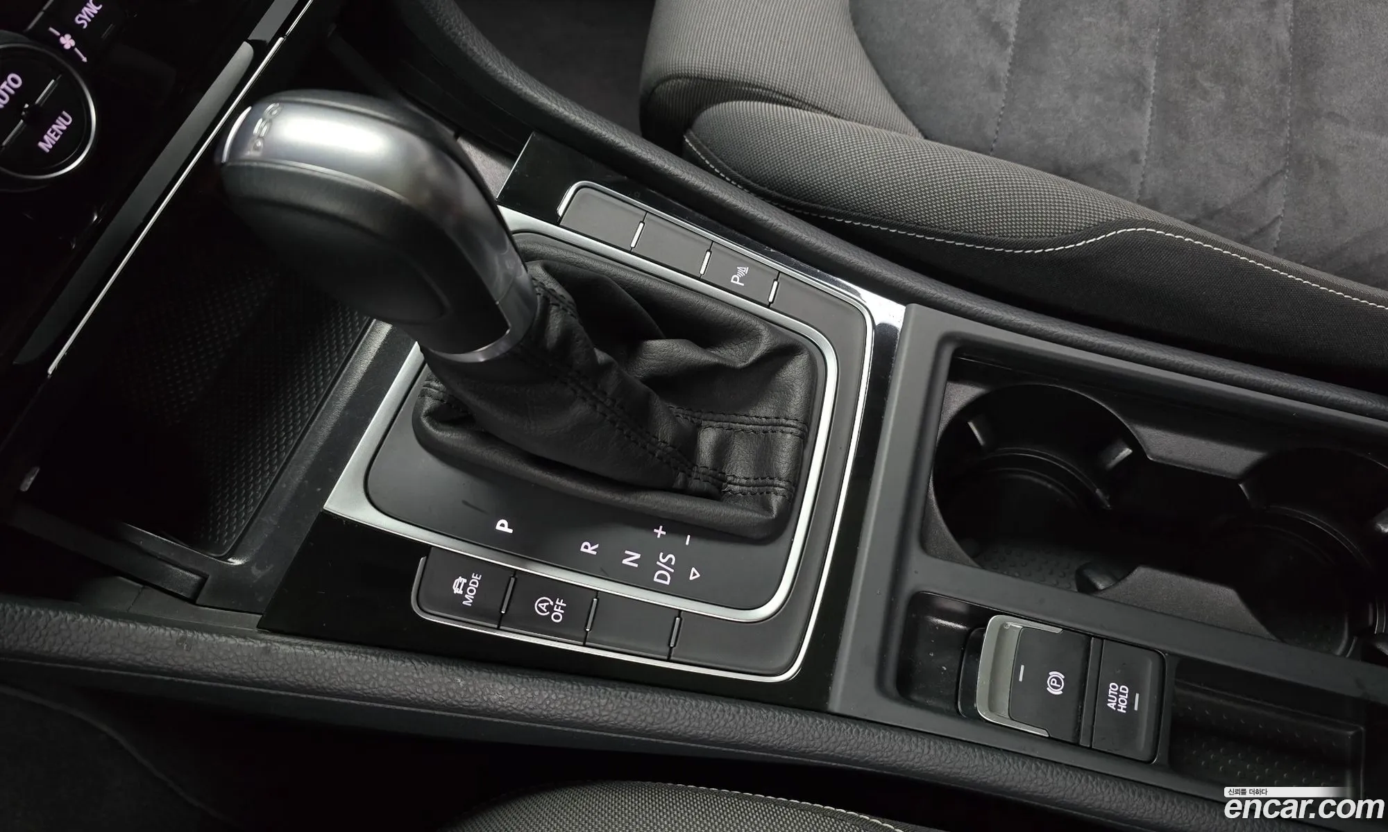 Volkswagen Golf 7th Gen 2014 — 2