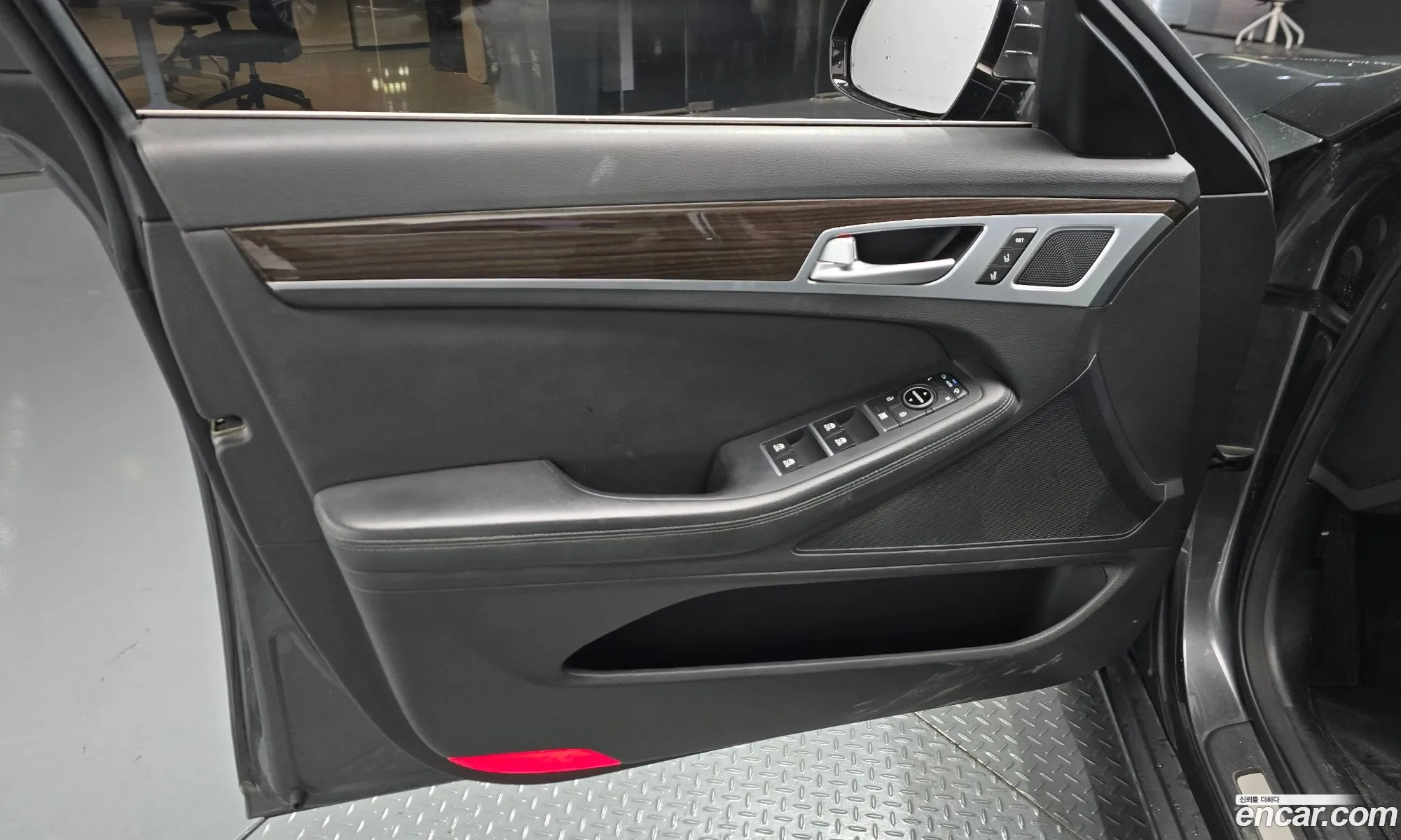 Genesis G80 2016 KMHGL41DDHU207428 — 6