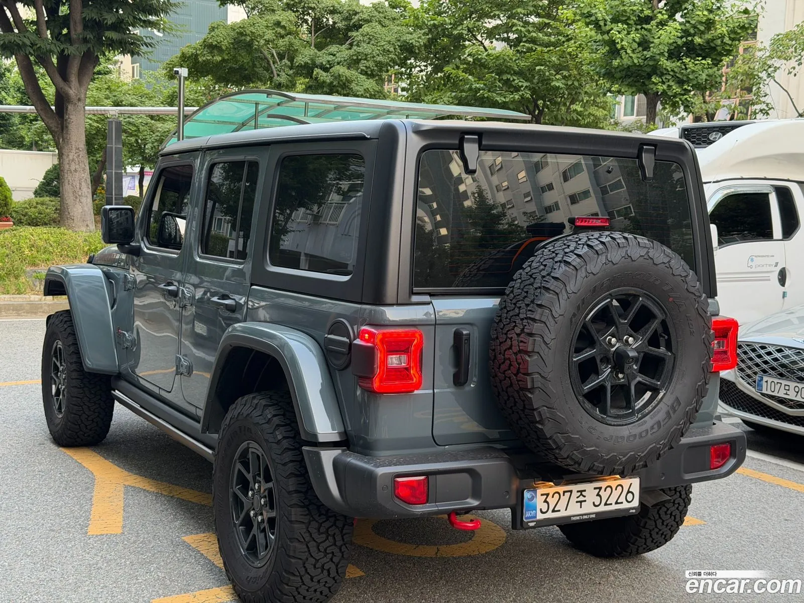 Jeep Wrangler 2025 — 4