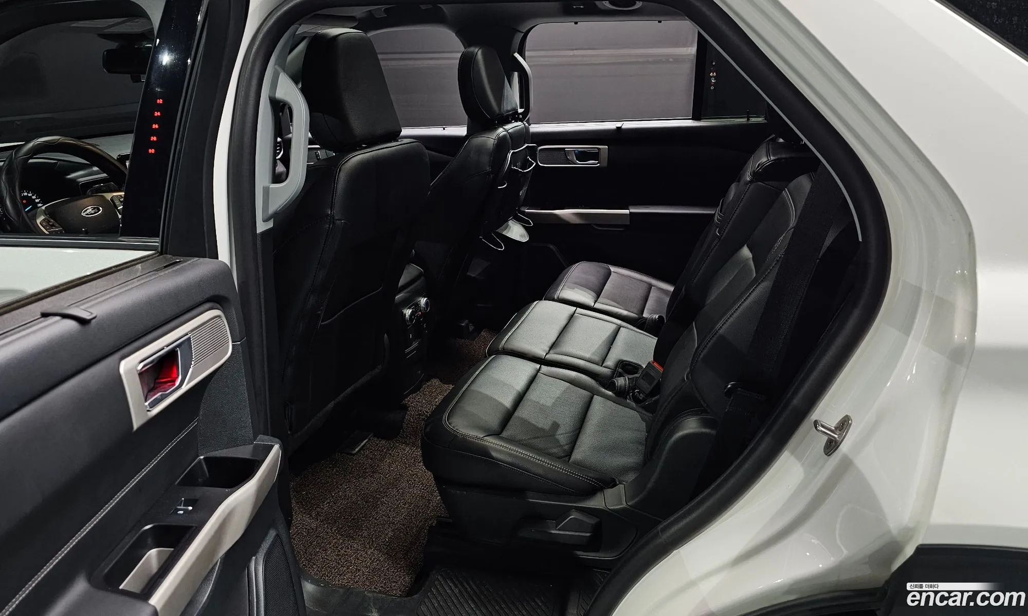 Ford Explorer 6th Gen 2023 1FMSK8FH3PGB54374 — 28