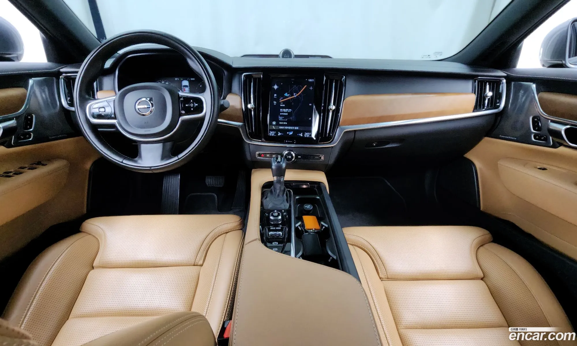 Volvo S90 2019 LVYPS68TCKP057253 — 3