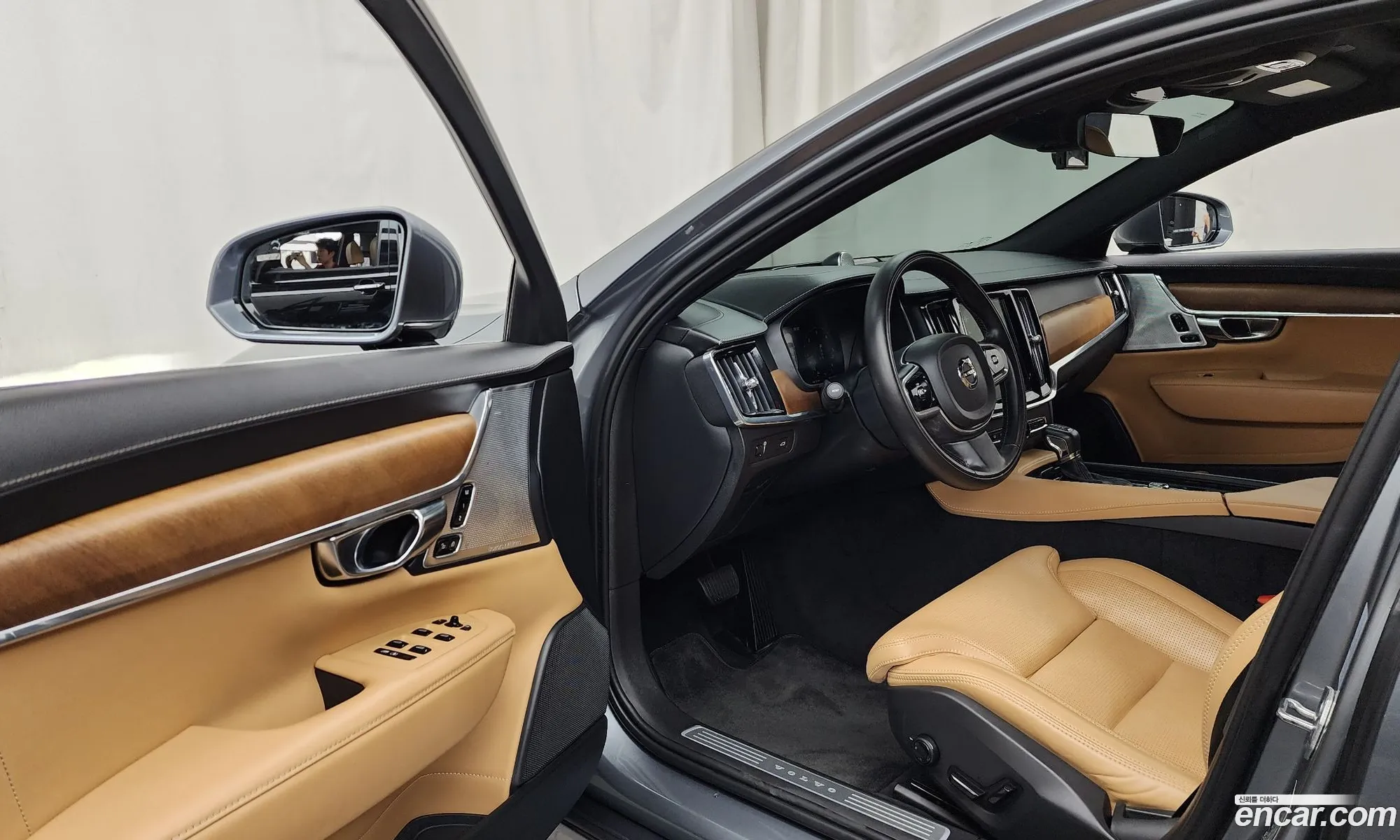 Volvo S90 2019 LVYPS68TCKP057253 — 9