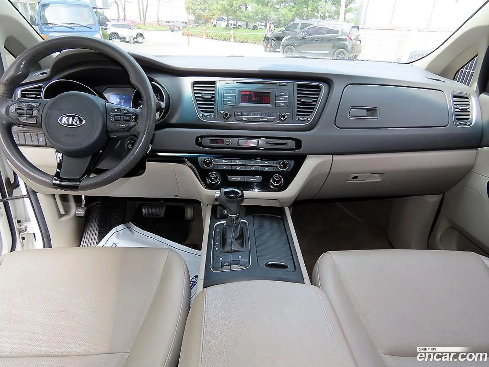 Kia Carnival 2014 — 17