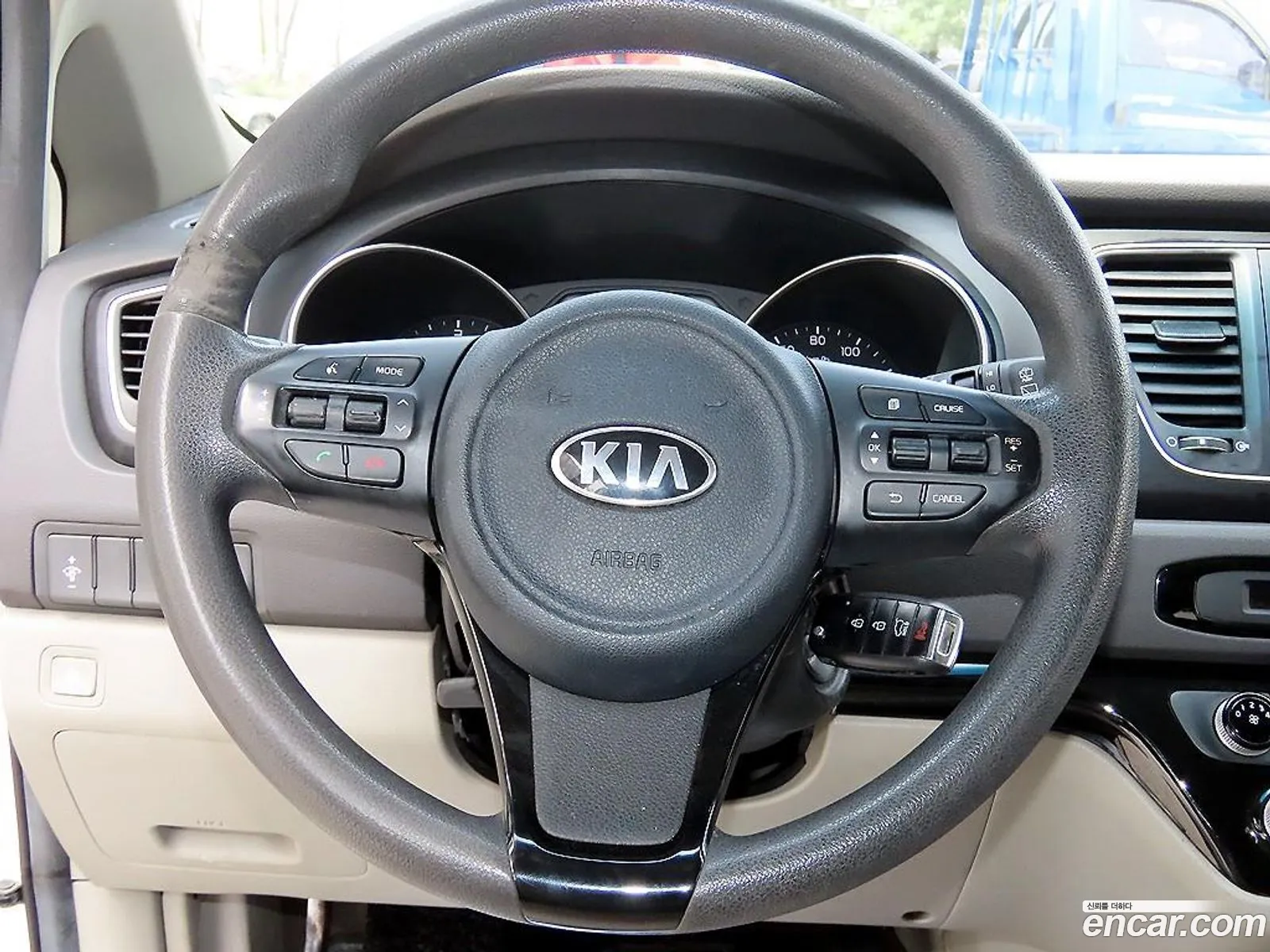 Kia Carnival 2014 — 6