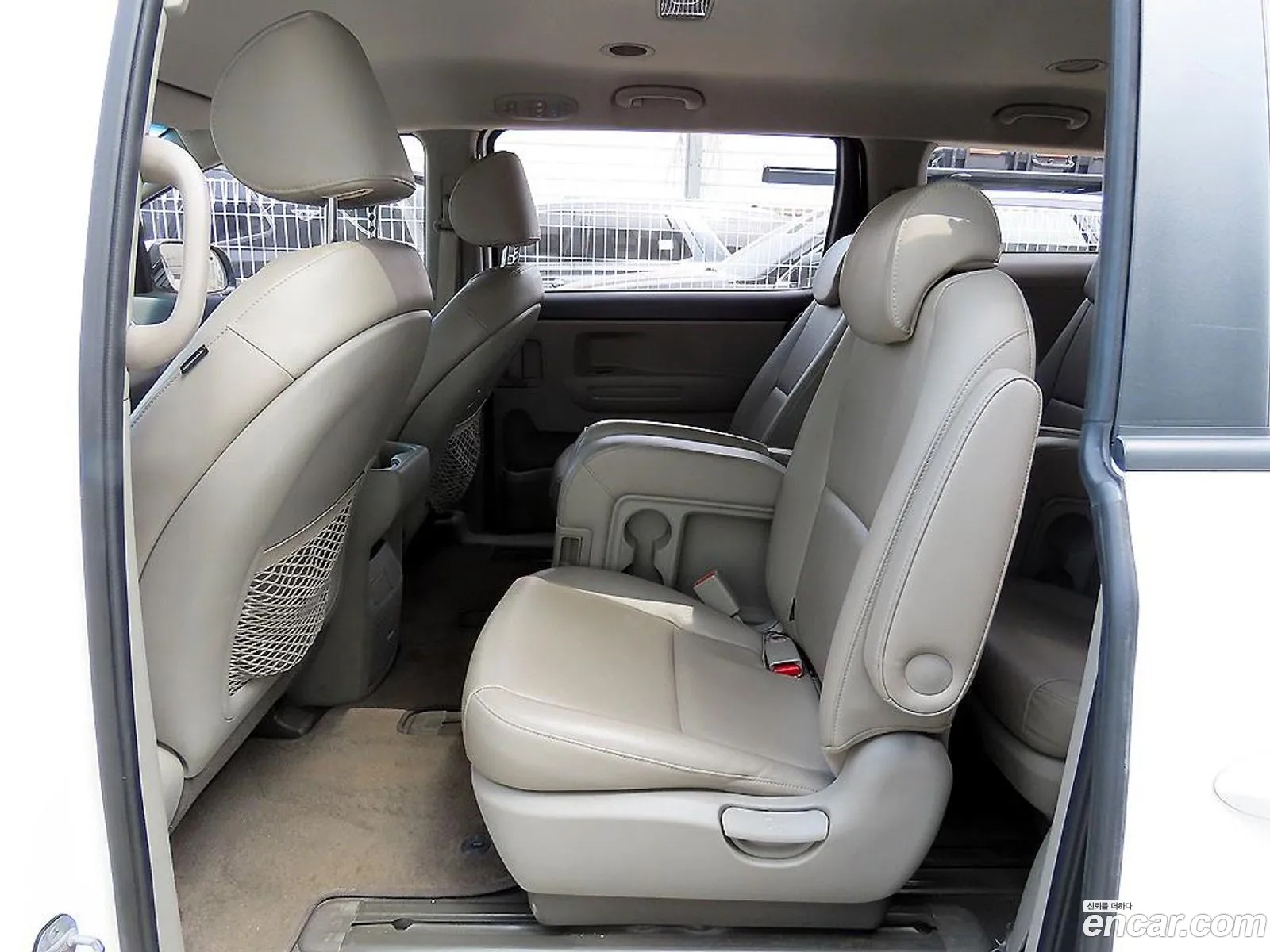 Kia Carnival 2014 — 12
