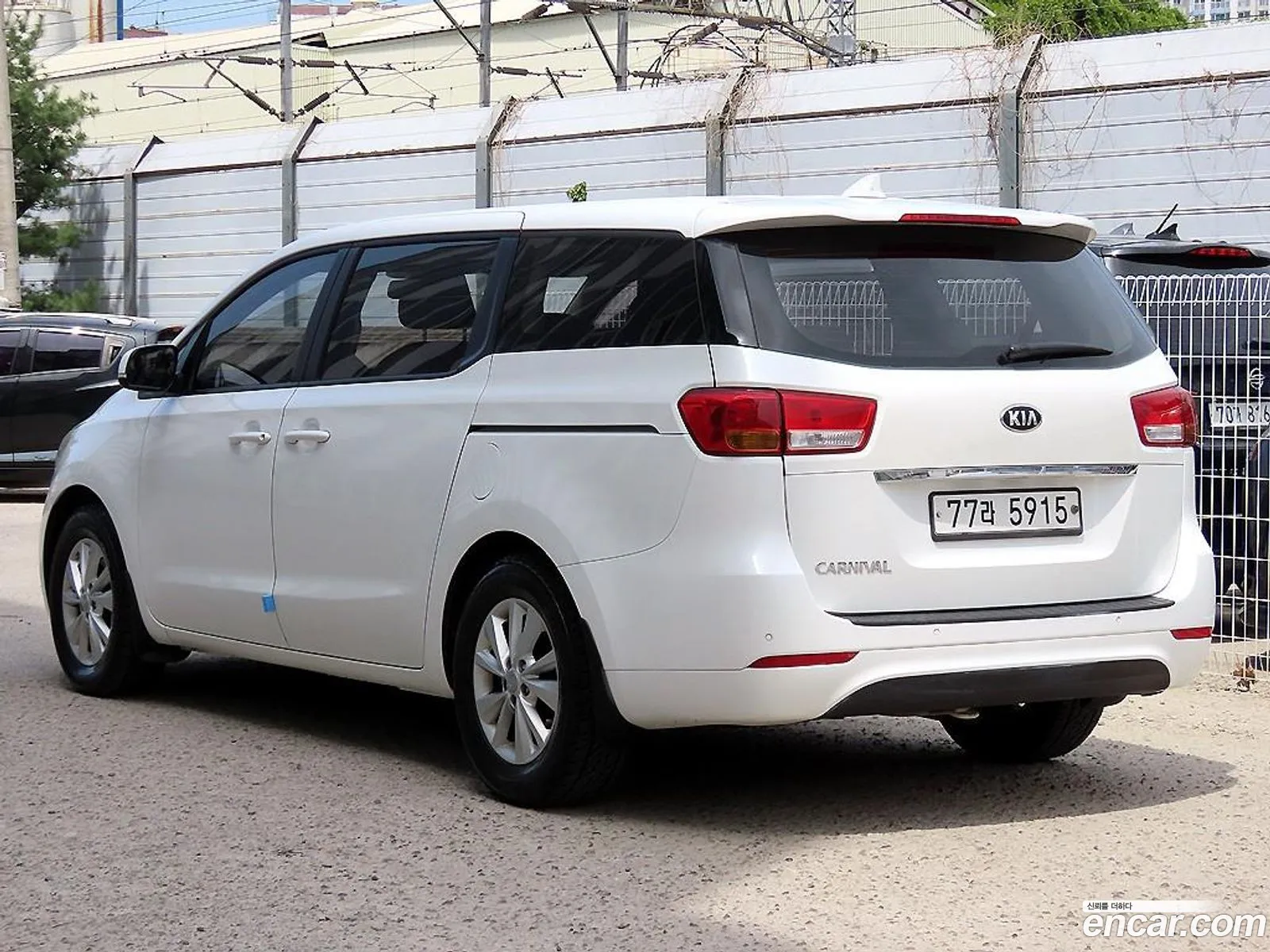 Kia Carnival 2014 — 11