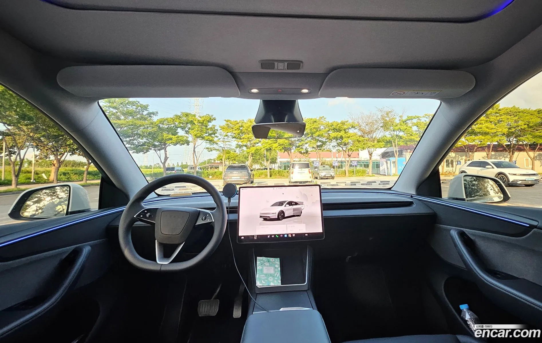 Tesla Model Y 2025 — 4