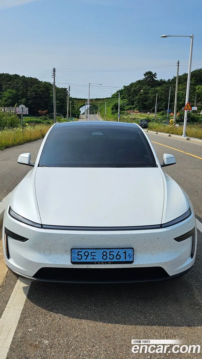 Tesla Model Y 2025 — 5