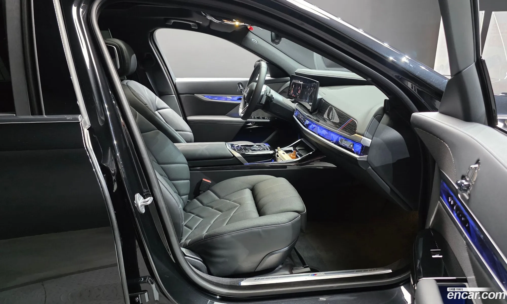 BMW 7 Series 2025 WBA31EH02SCV21649 — 27