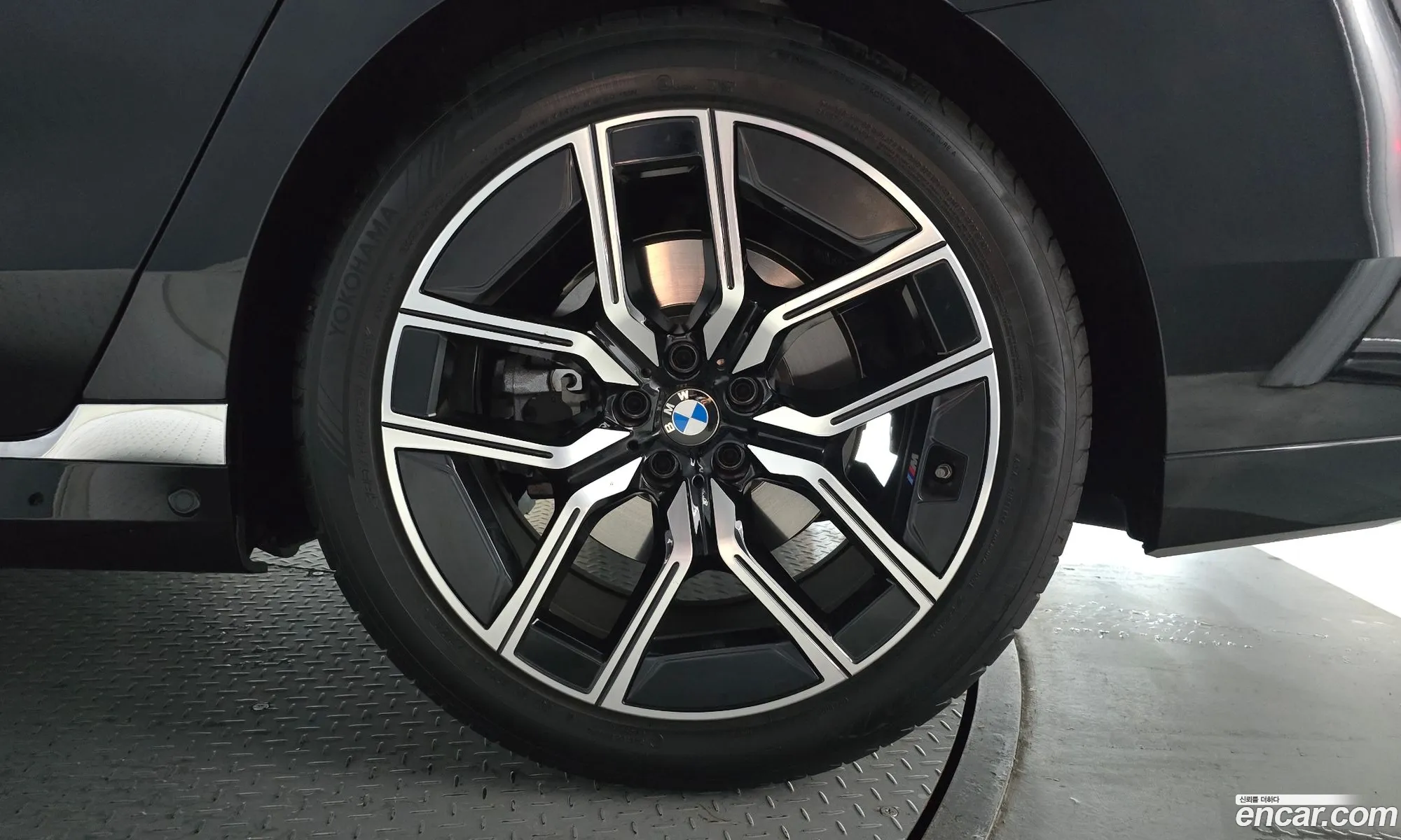 BMW 7 Series 2025 WBA31EH02SCV21649 — 33