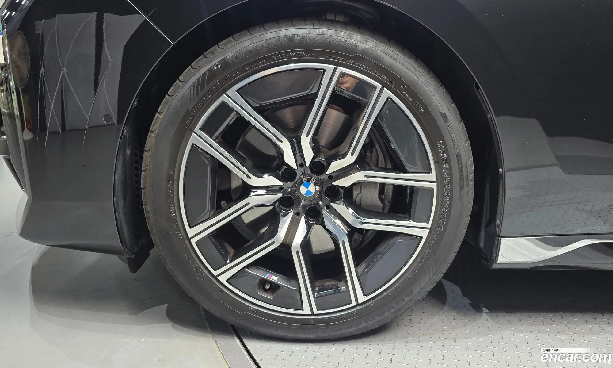 BMW 7 Series 2025 WBA31EH02SCV21649 — 28