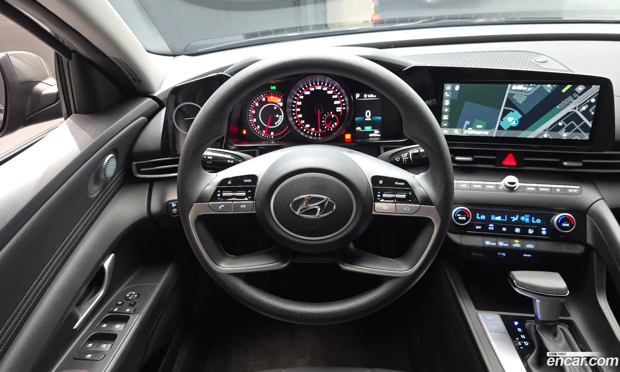 Hyundai Elantra 2023 — 16