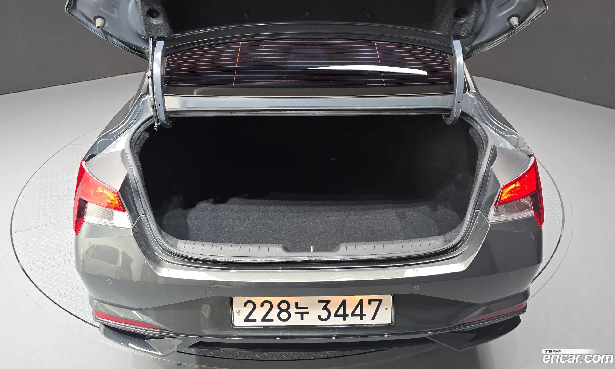 Hyundai Elantra 2023 — 27