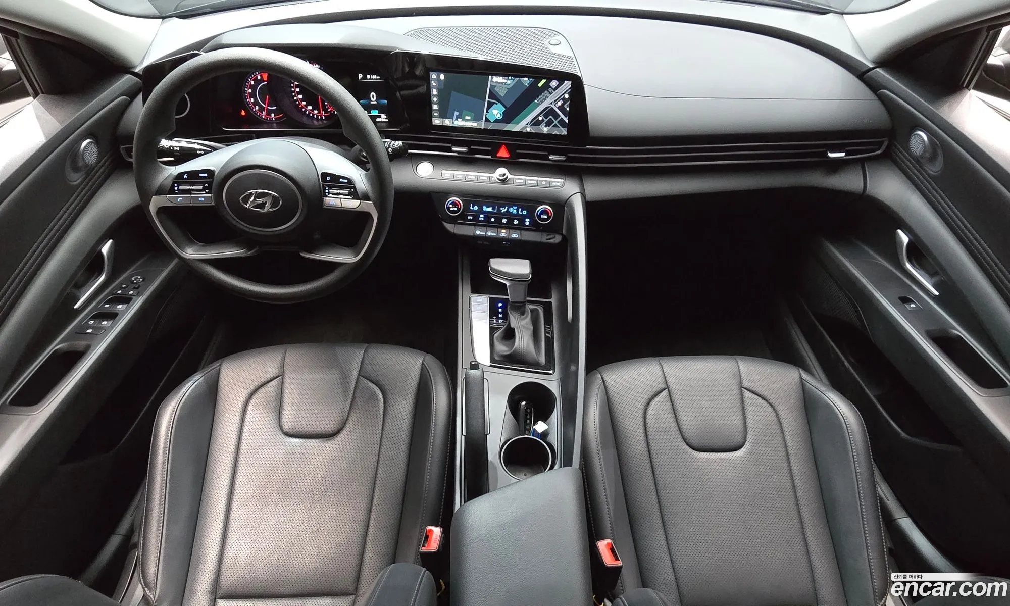 Hyundai Elantra 2023 — 5