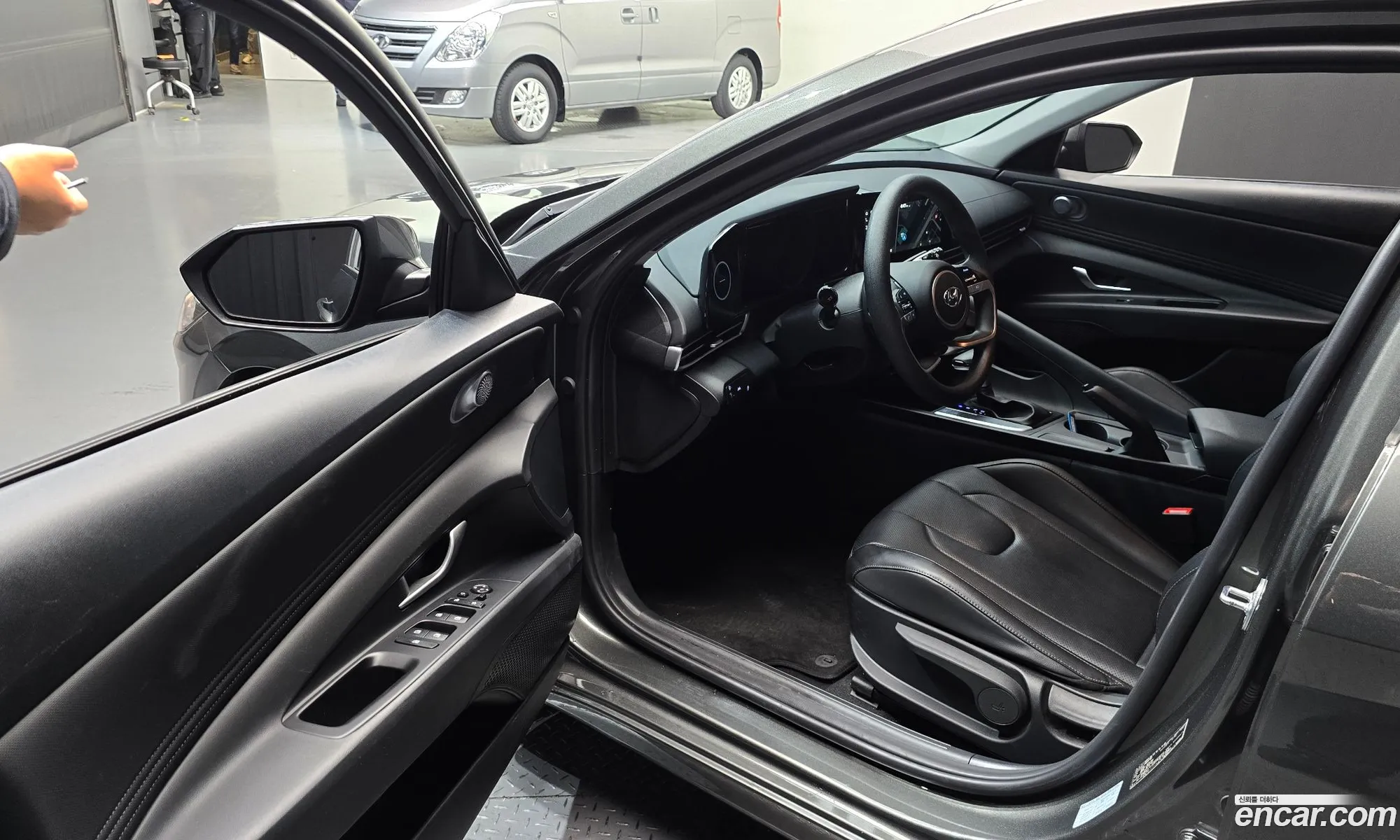 Hyundai Elantra 2023 — 29