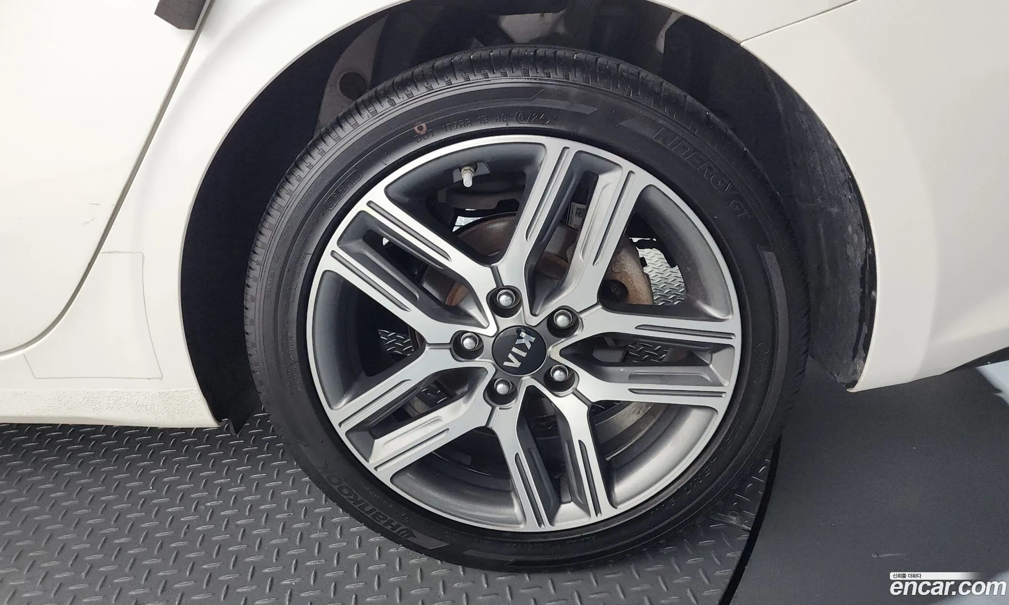 Kia K3 2018 — 17