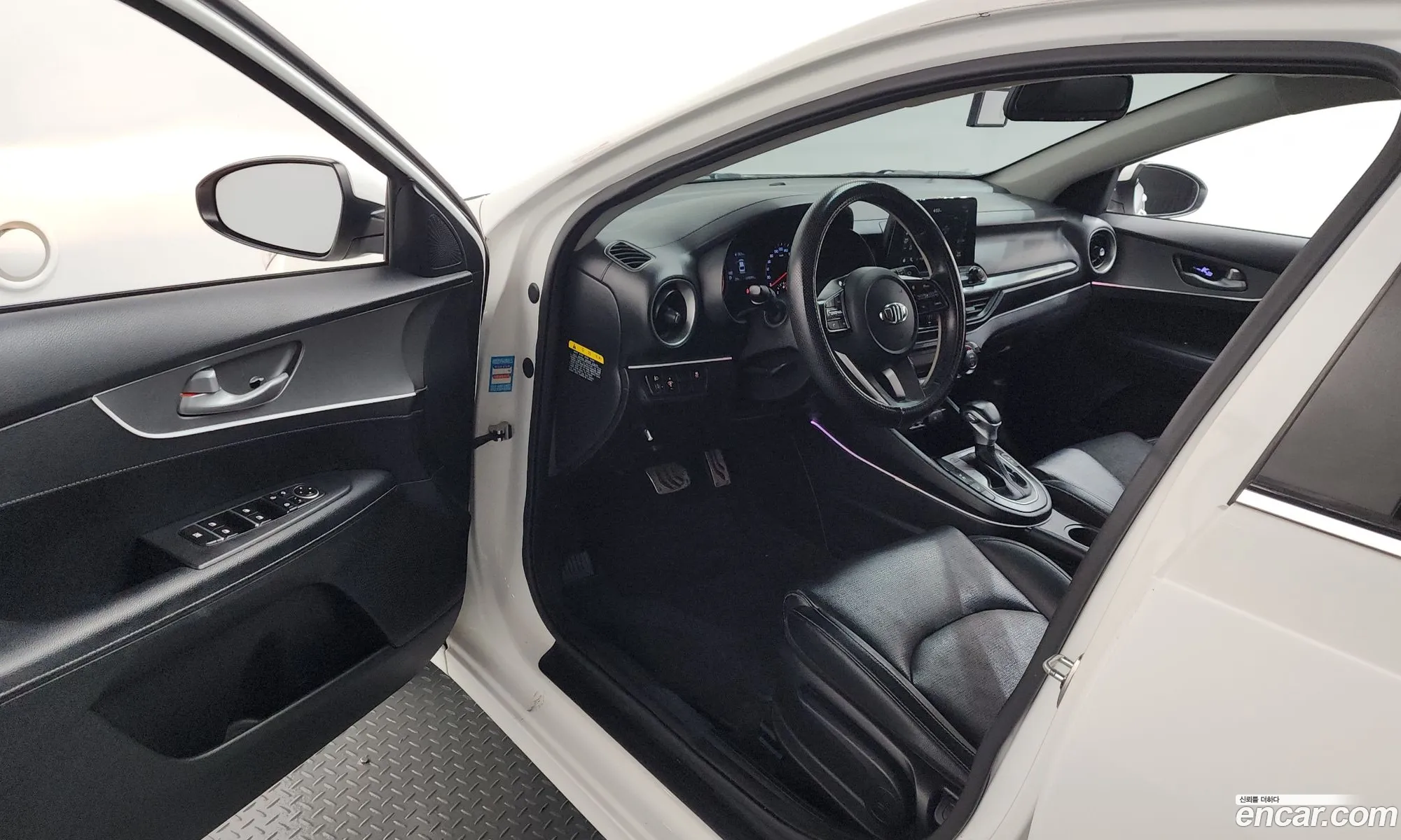 Kia K3 2018 — 18