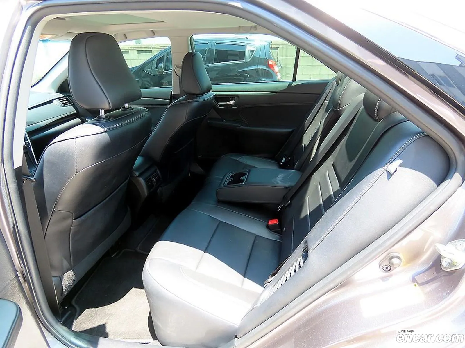 Toyota Camry 2016 — 10