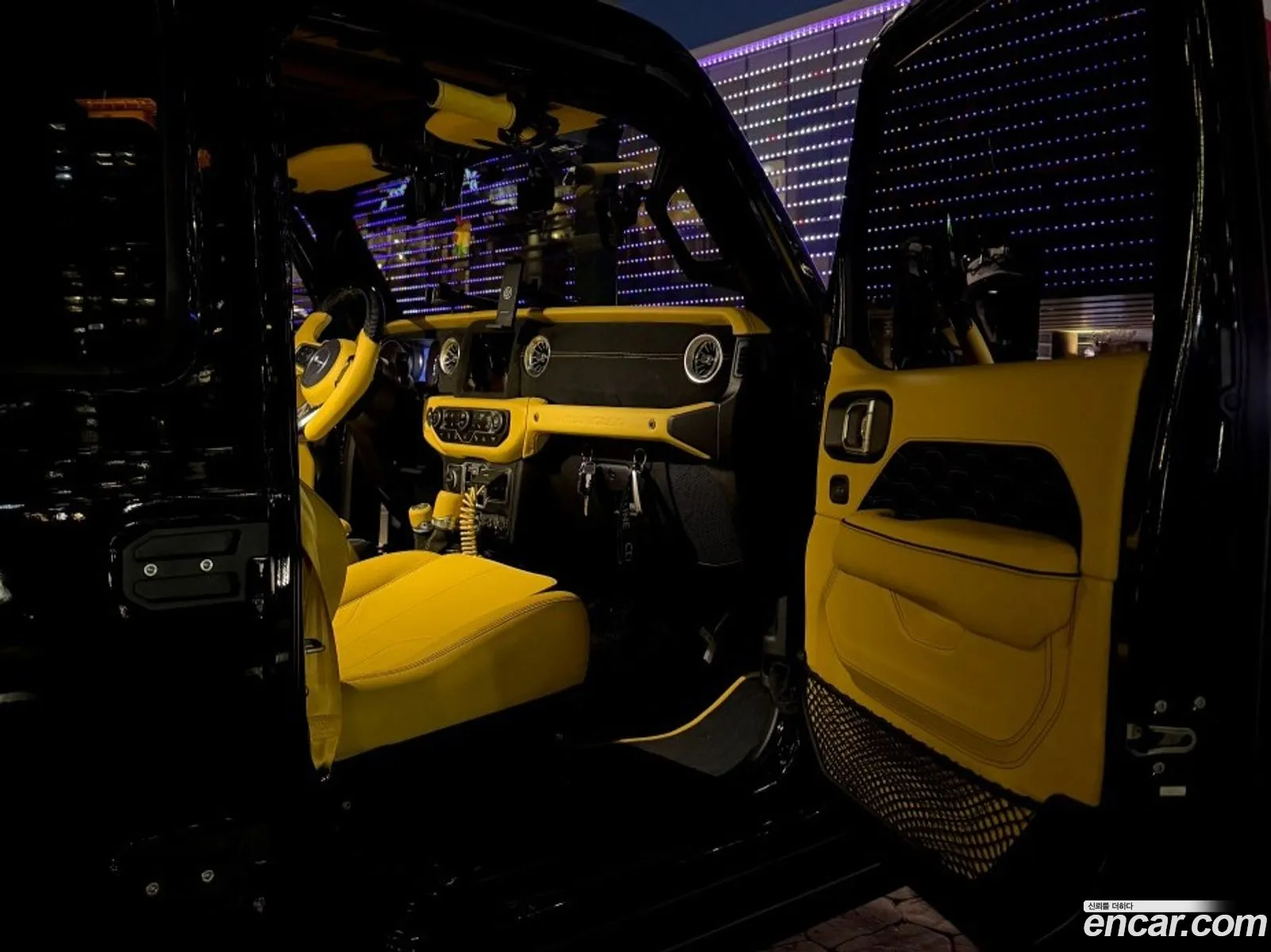 Jeep Wrangler 2023 — 17