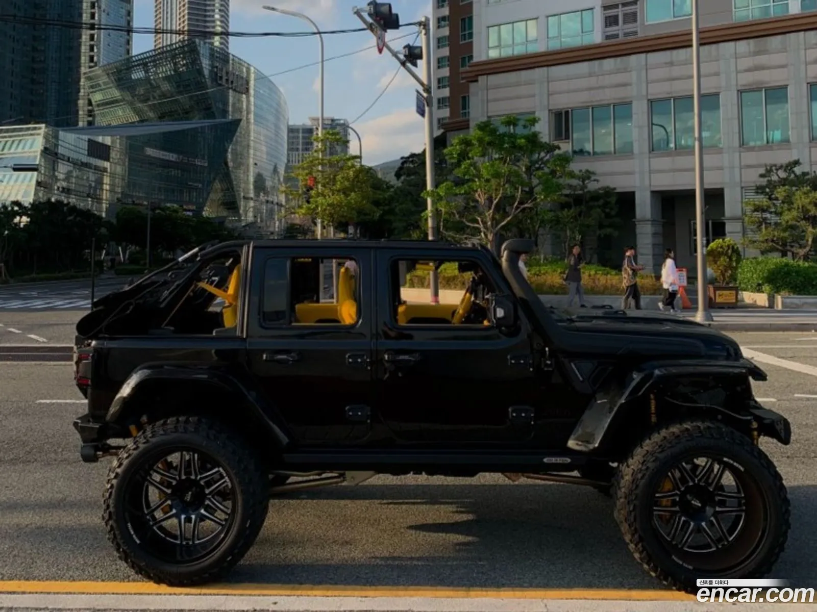 Jeep Wrangler 2023 — 13