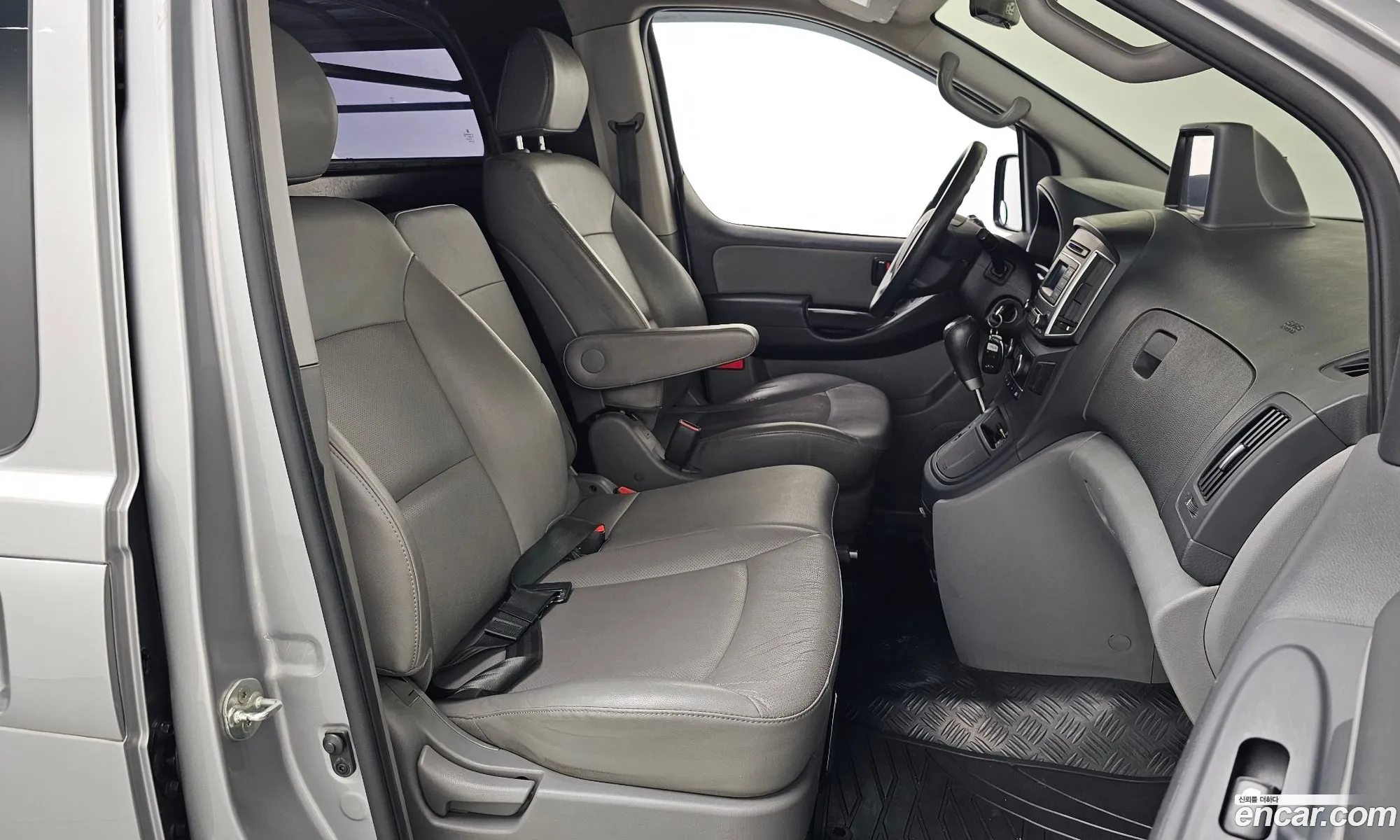 Hyundai Grand Starex 2017 — 20