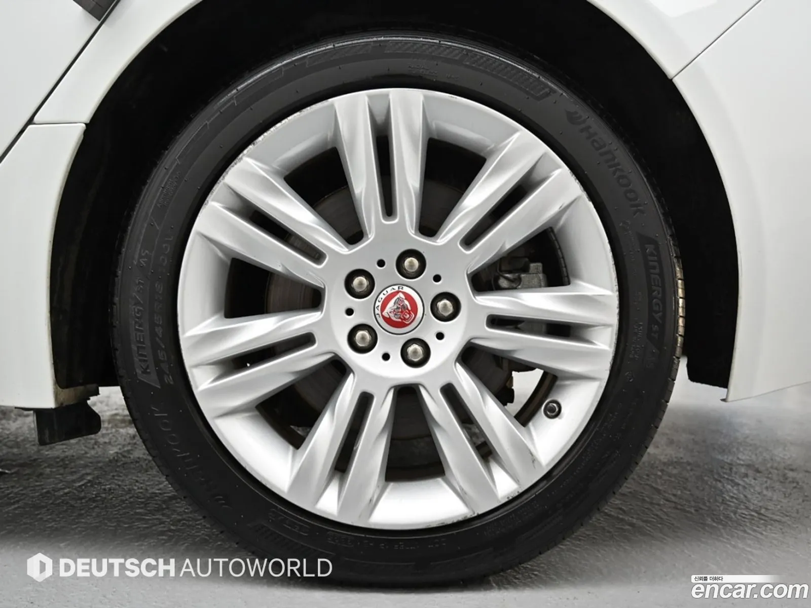 Jaguar XF 2020 — 7