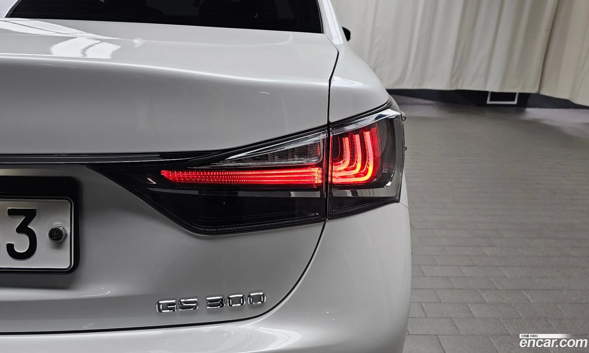 Lexus GS300 2018 JTHBA1BL2JA006945 — 7