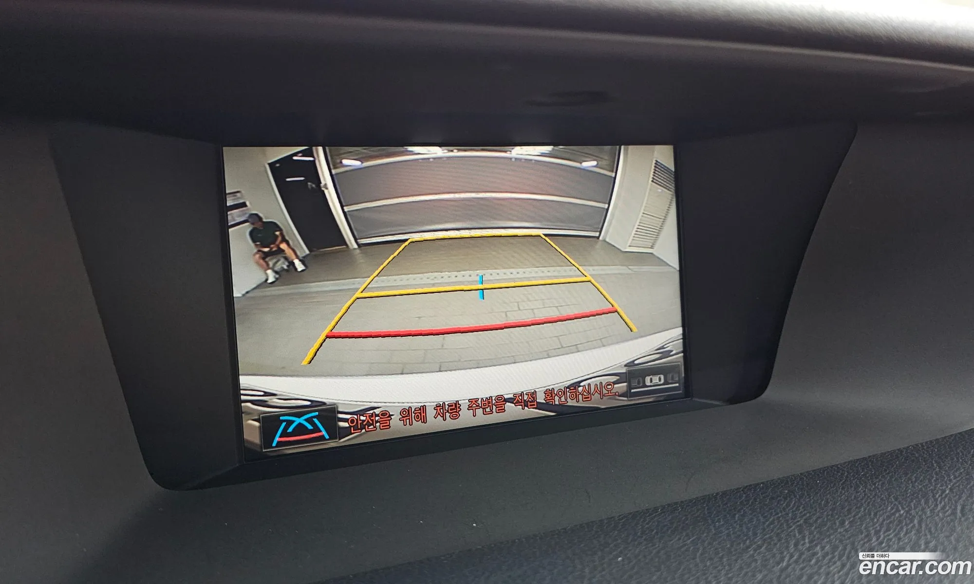 Lexus GS300 2018 JTHBA1BL2JA006945 — 17