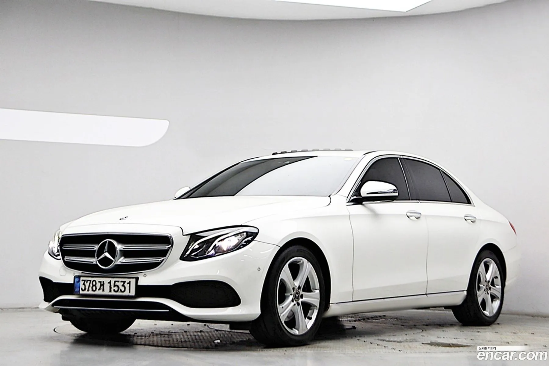 Mercedes-Benz E-Class W213 2017 — 18
