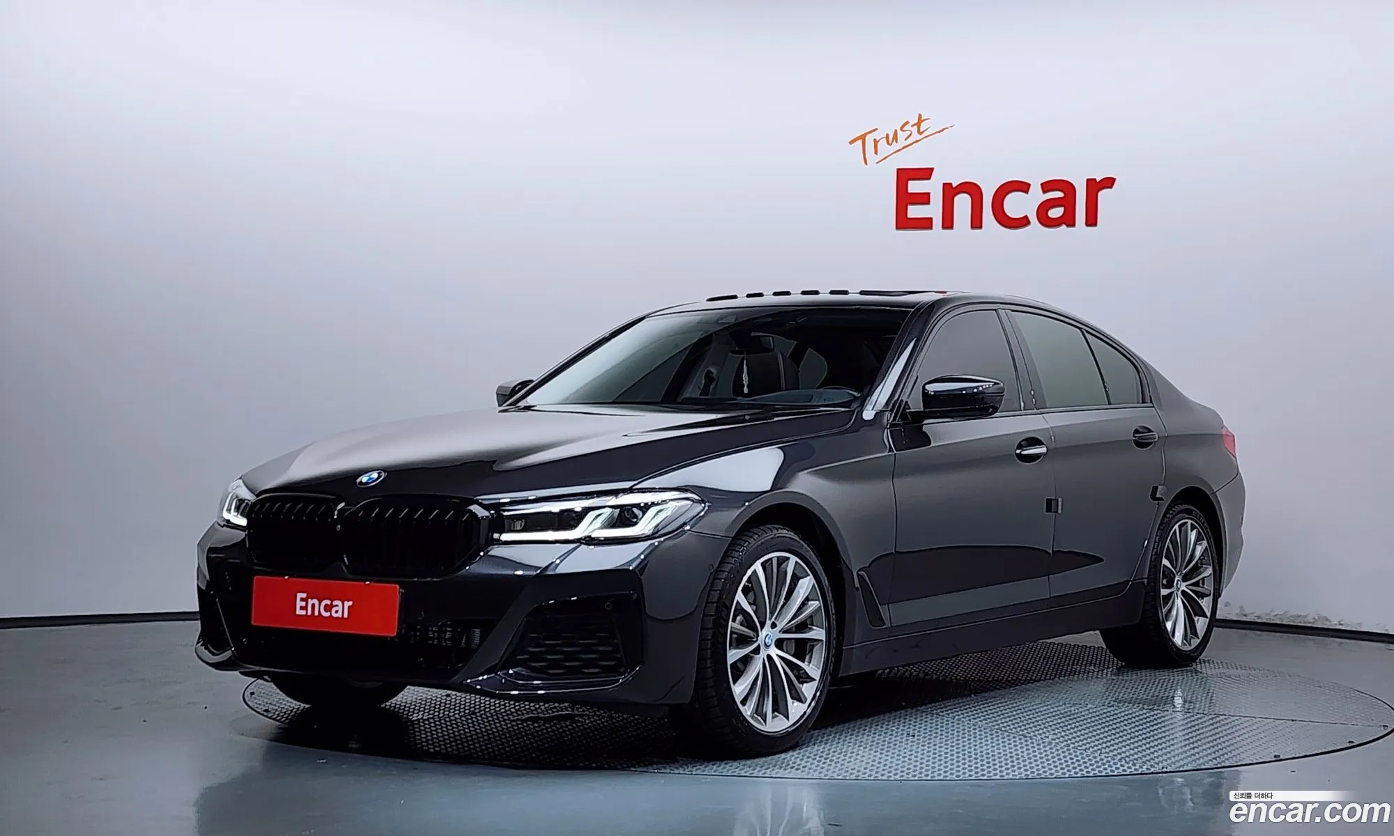 BMW 5 Series 2018 — 17