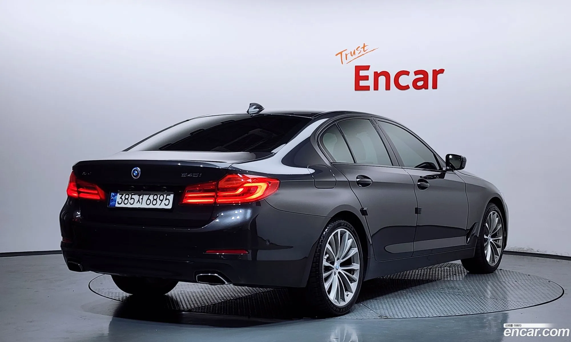 BMW 5 Series 2018 — 9