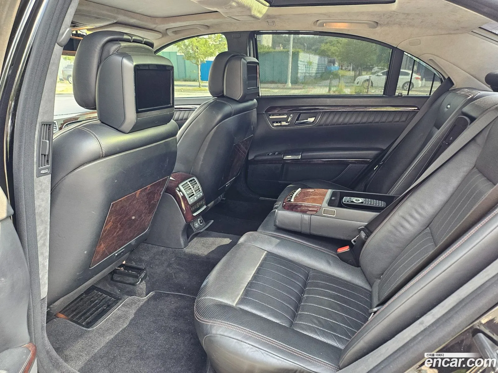 Mercedes-Benz S-Class W221 2011 — 18