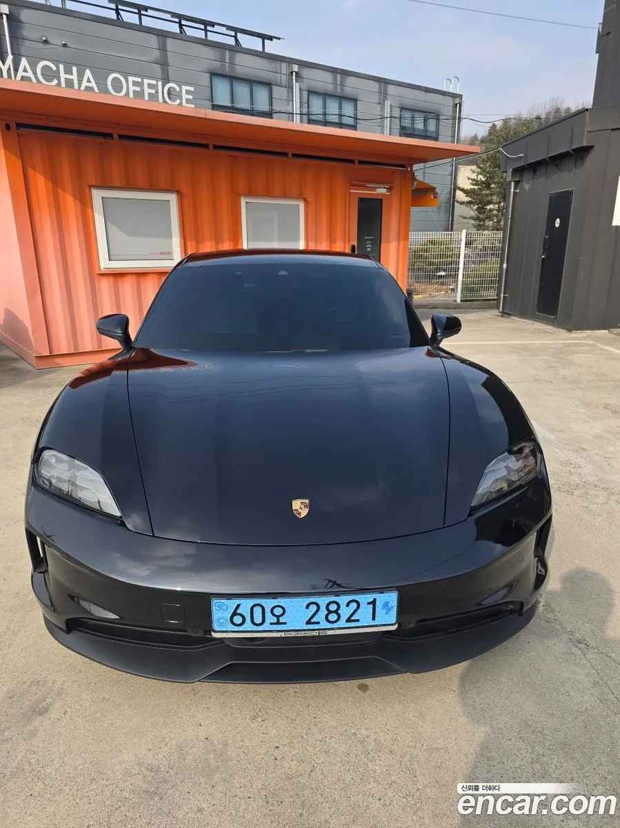 Porsche Taycan 2025 — 8