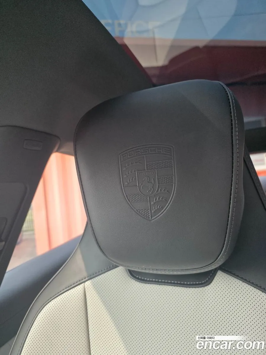 Porsche Taycan 2025 — 10