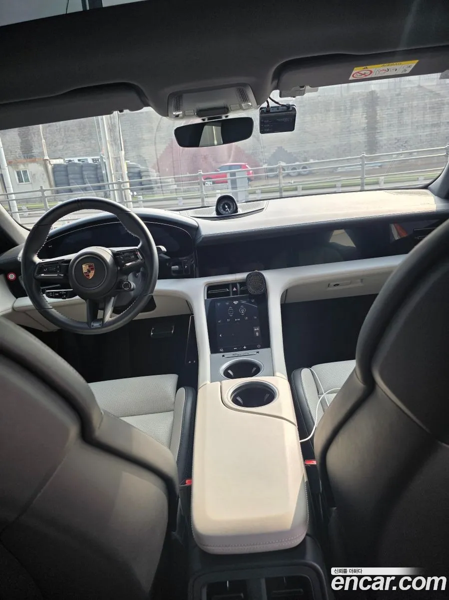 Porsche Taycan 2025 — 6