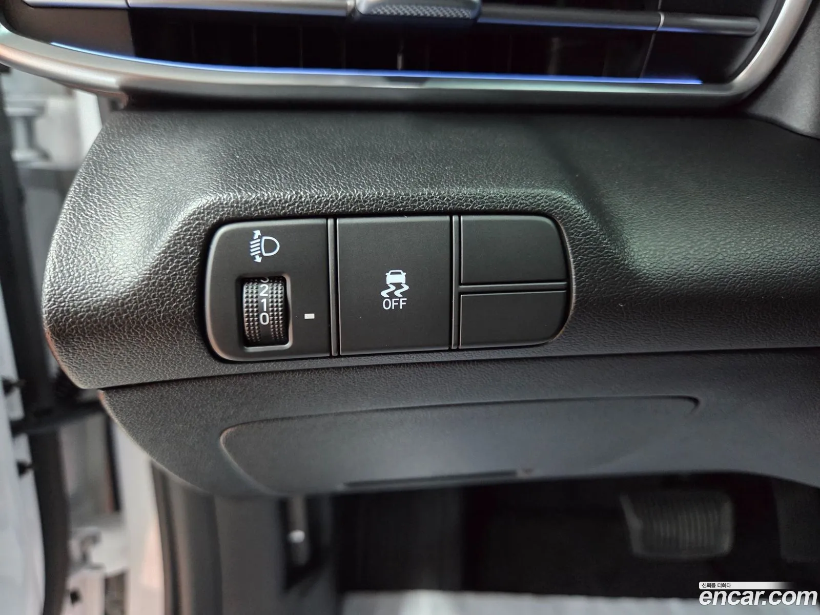 Hyundai Elantra 2024 — 16