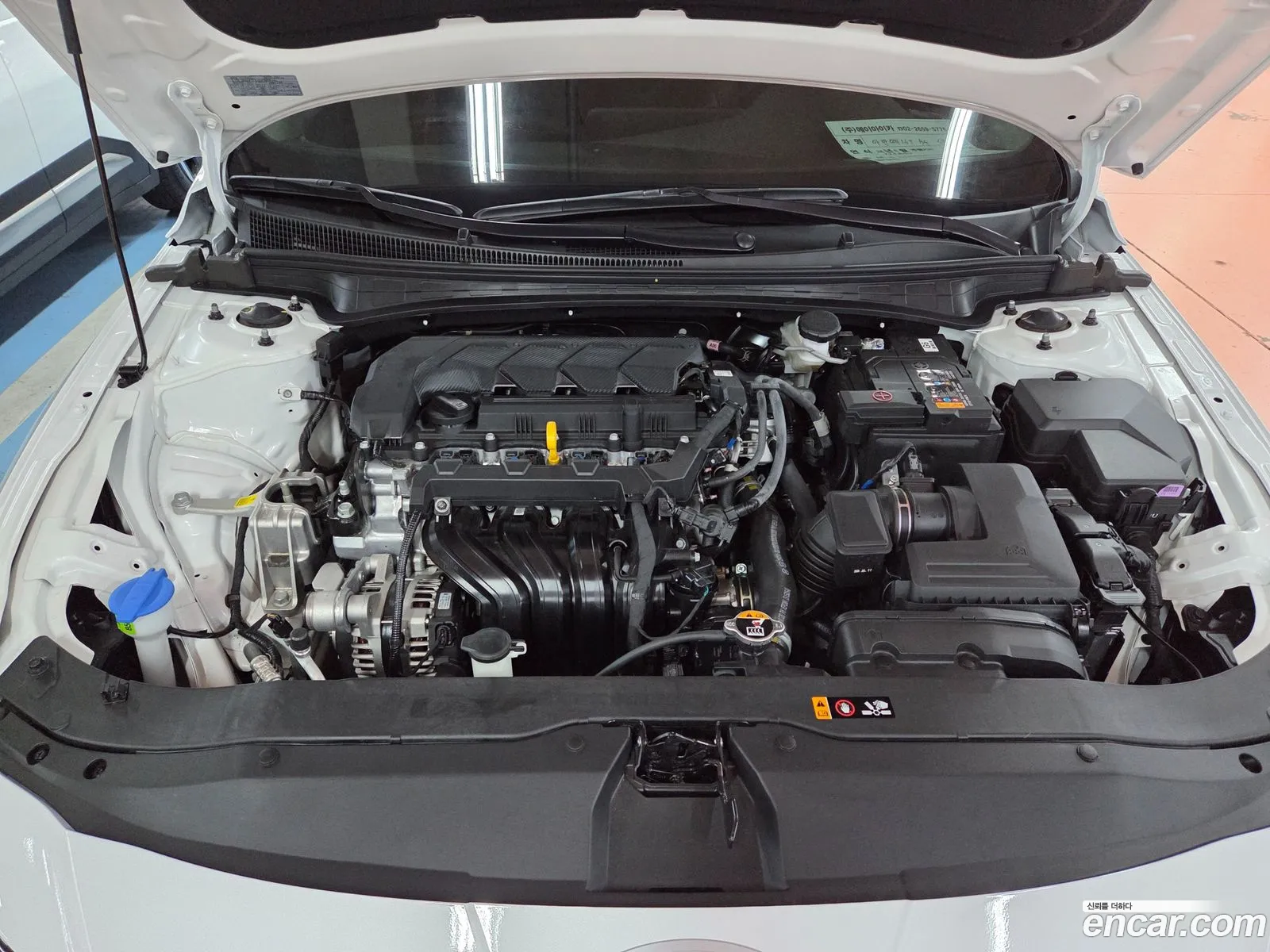 Hyundai Elantra 2024 — 5