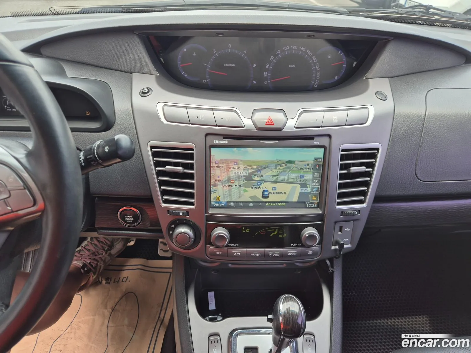 KG Mobility (SsangYong) Korando Turismo 2017 — 3