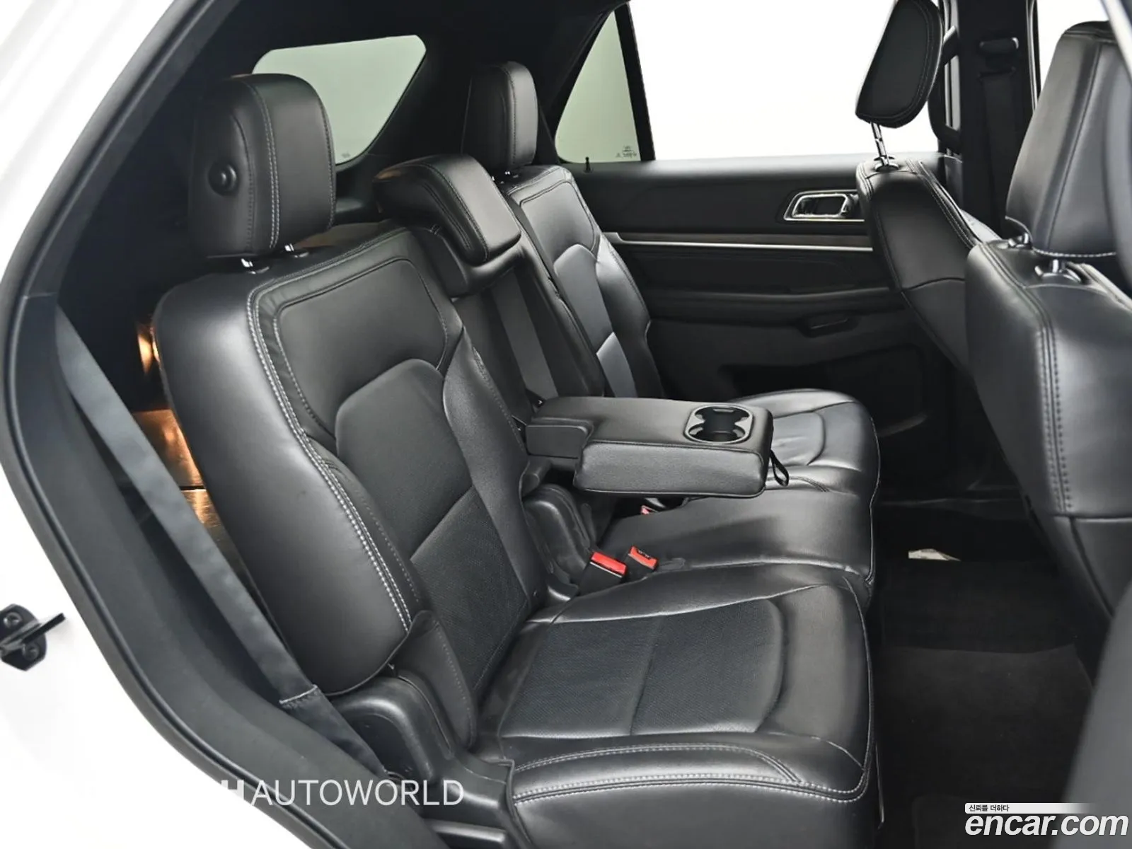 Ford Explorer 2018 — 19
