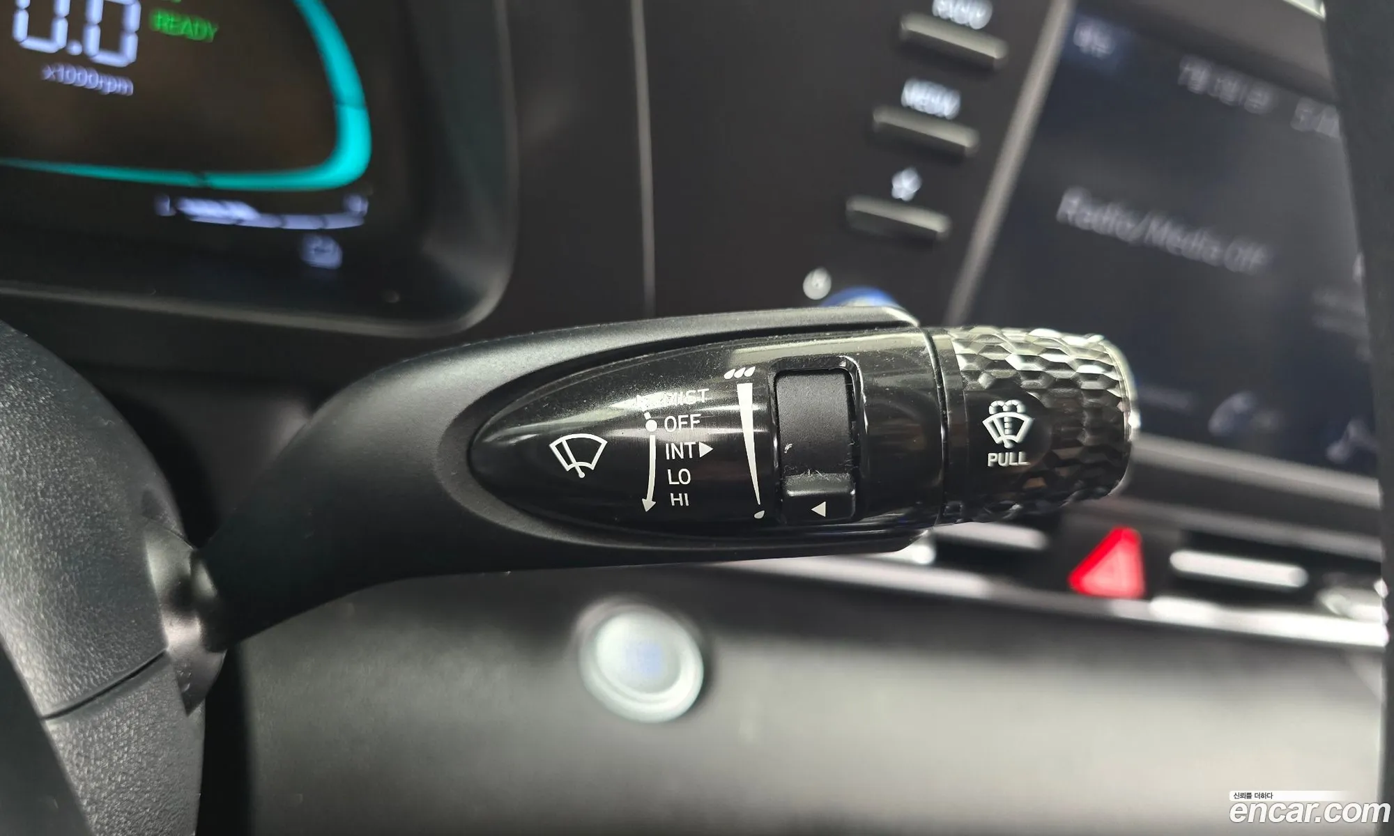 Hyundai Elantra Hybrid 2023 — 22