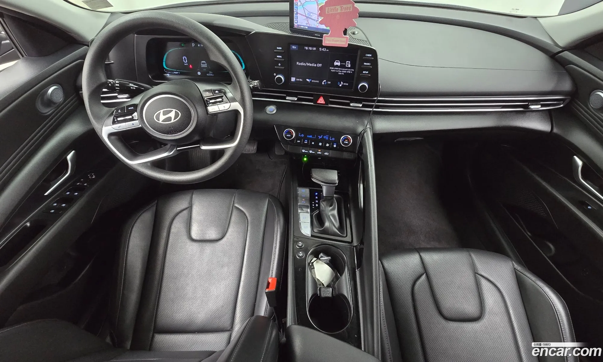 Hyundai Elantra Hybrid 2023 — 10