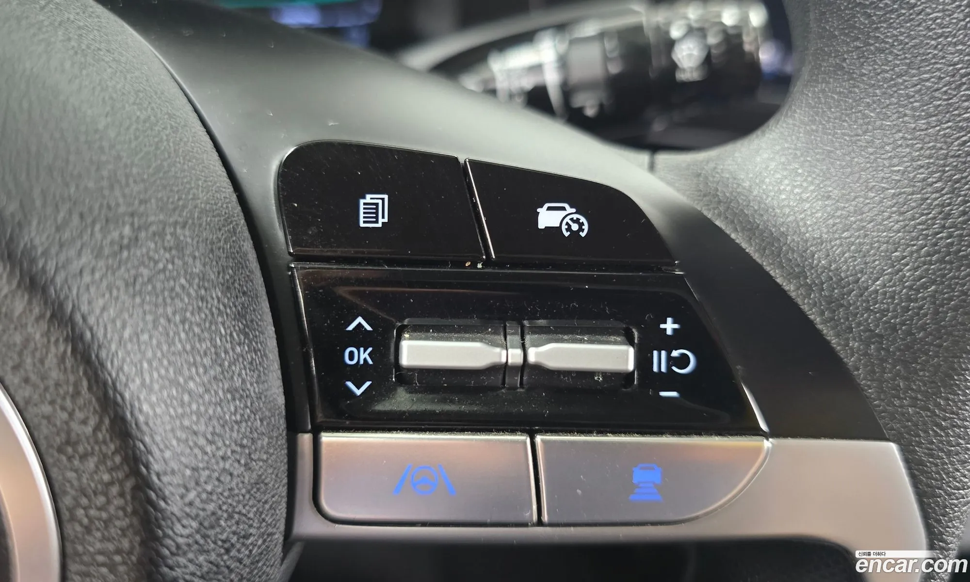 Hyundai Elantra Hybrid 2023 — 31